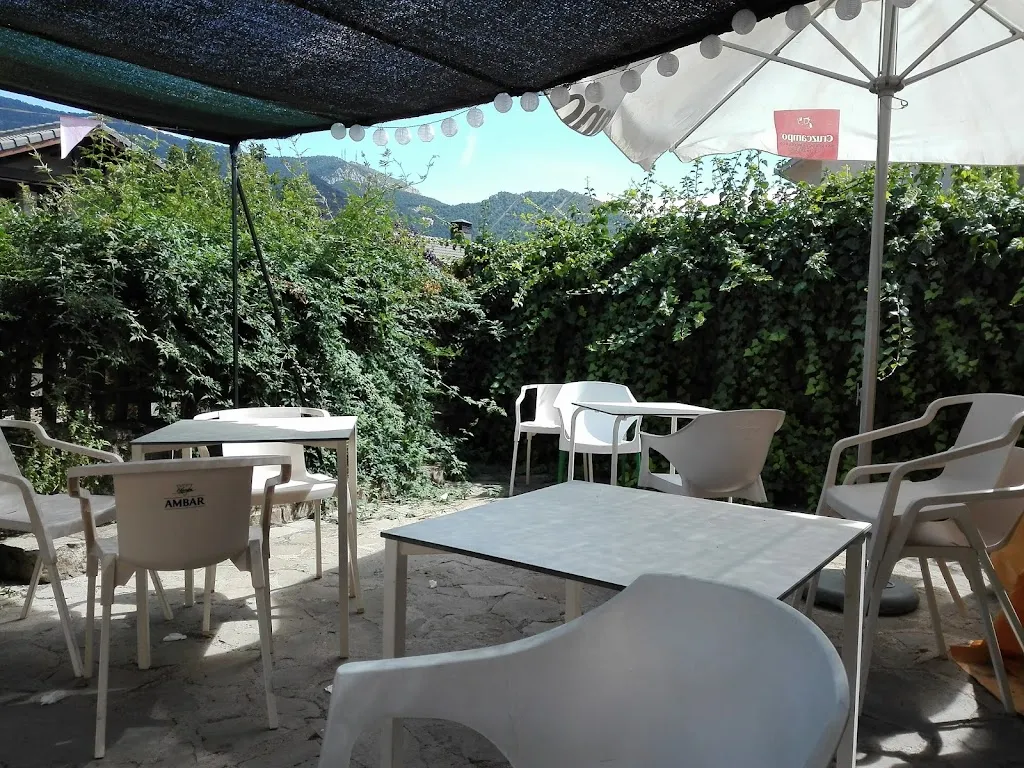 Casa Izas restaurant in Arguis