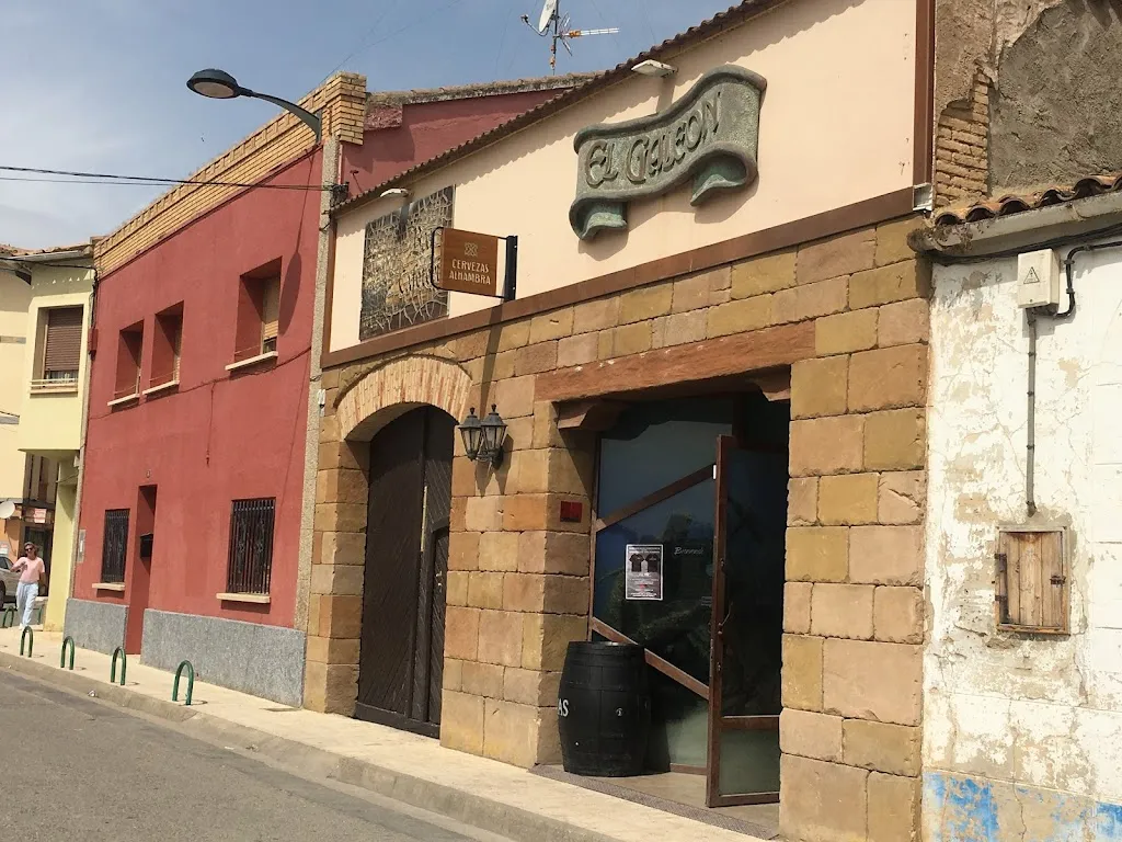 Lourdes Sarasa_El Galeón_Argavieso_review