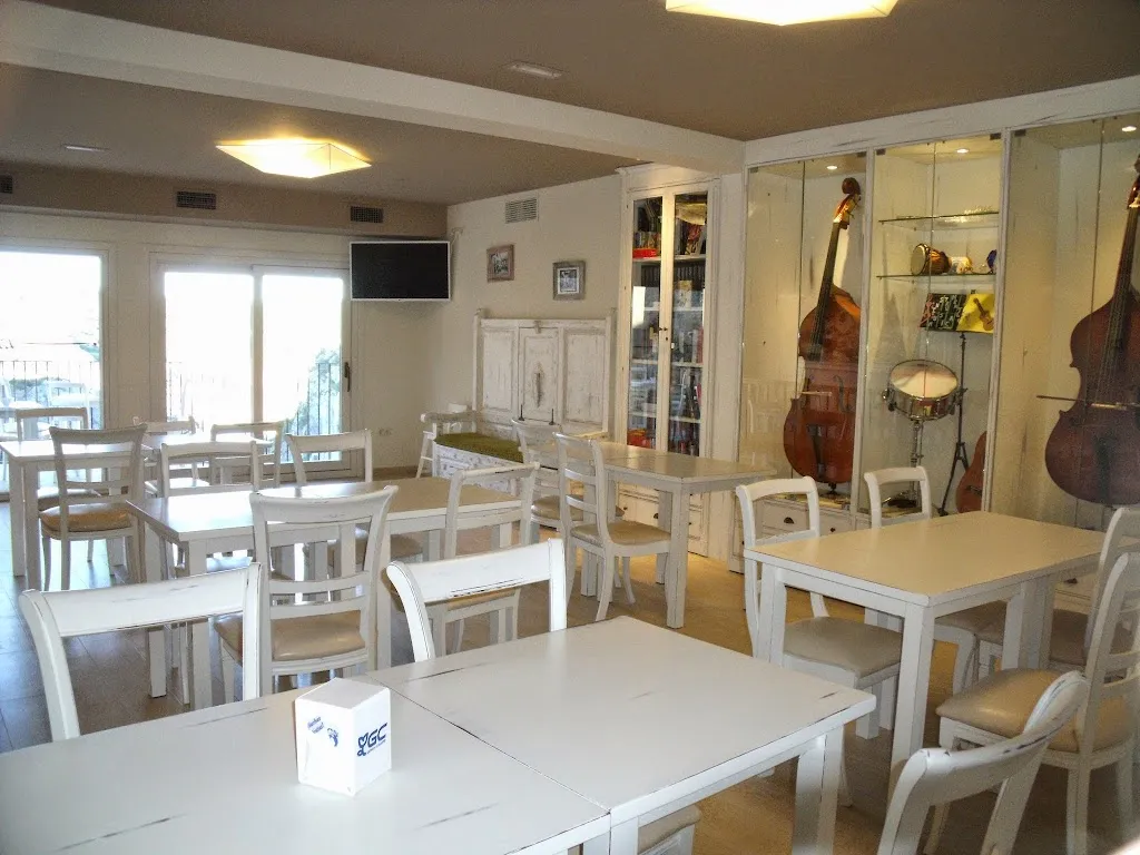 Panadería L'Artica de Alquezar restaurant in Alquézar