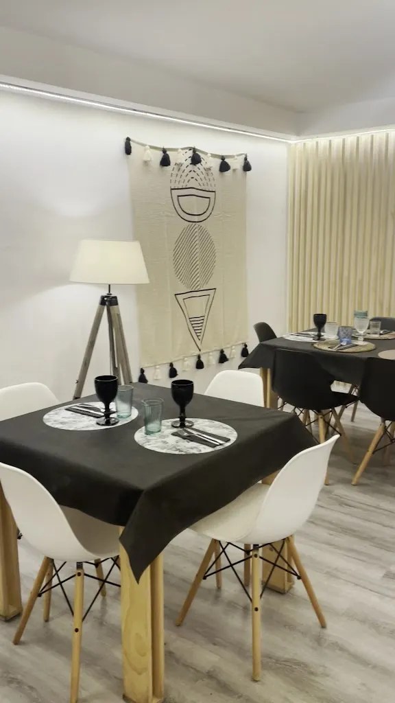 Nadia Rozumna_Berari mountain tavern_Ansó_review