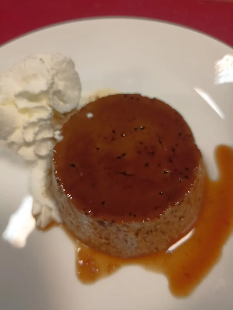 Glòria Lopez Muntada_Bar Restaurante Social_Azanuy-Alins_review