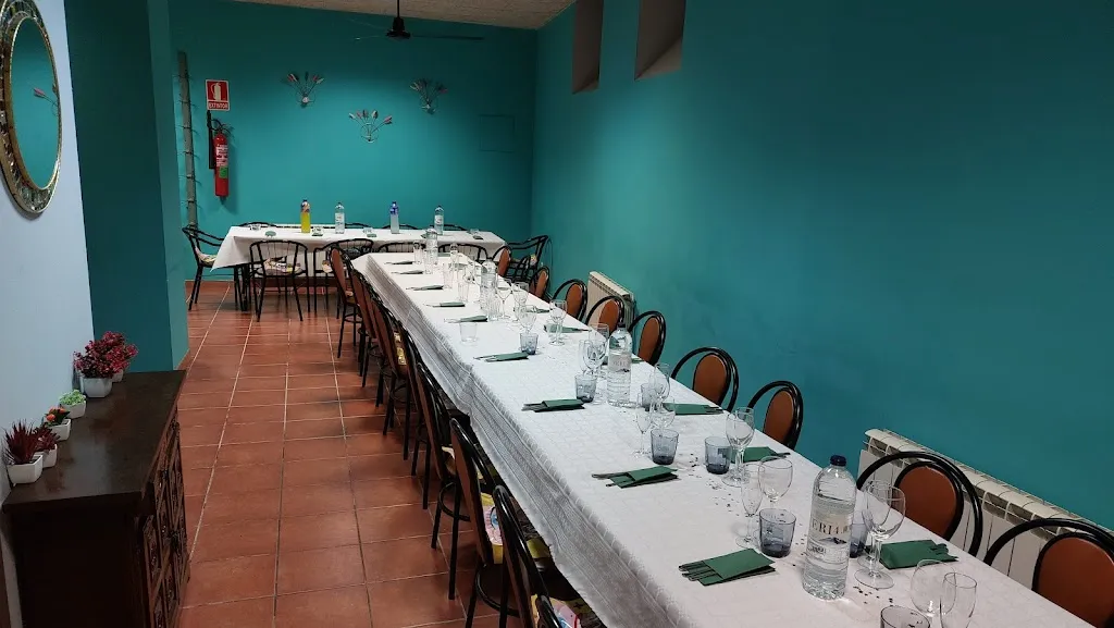 Bar Restaurante Social_Azanuy-Alins_slider_image_3