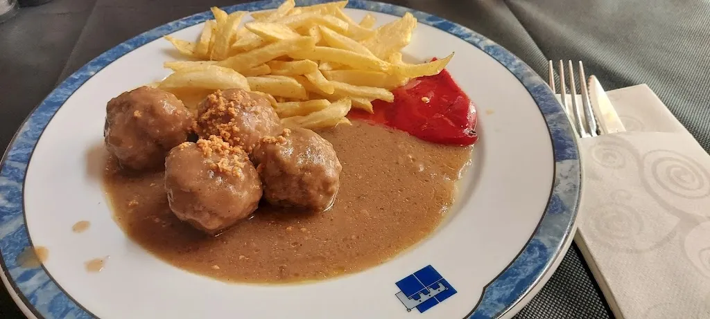 Mercedes Muñoz_María Julia Planes Ascaso_Ayerbe_review