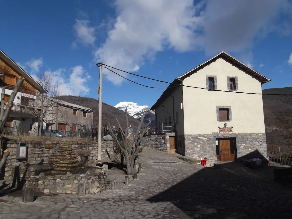 Hostal Borda Miguel_Aragüés del Puerto_slider_image_3