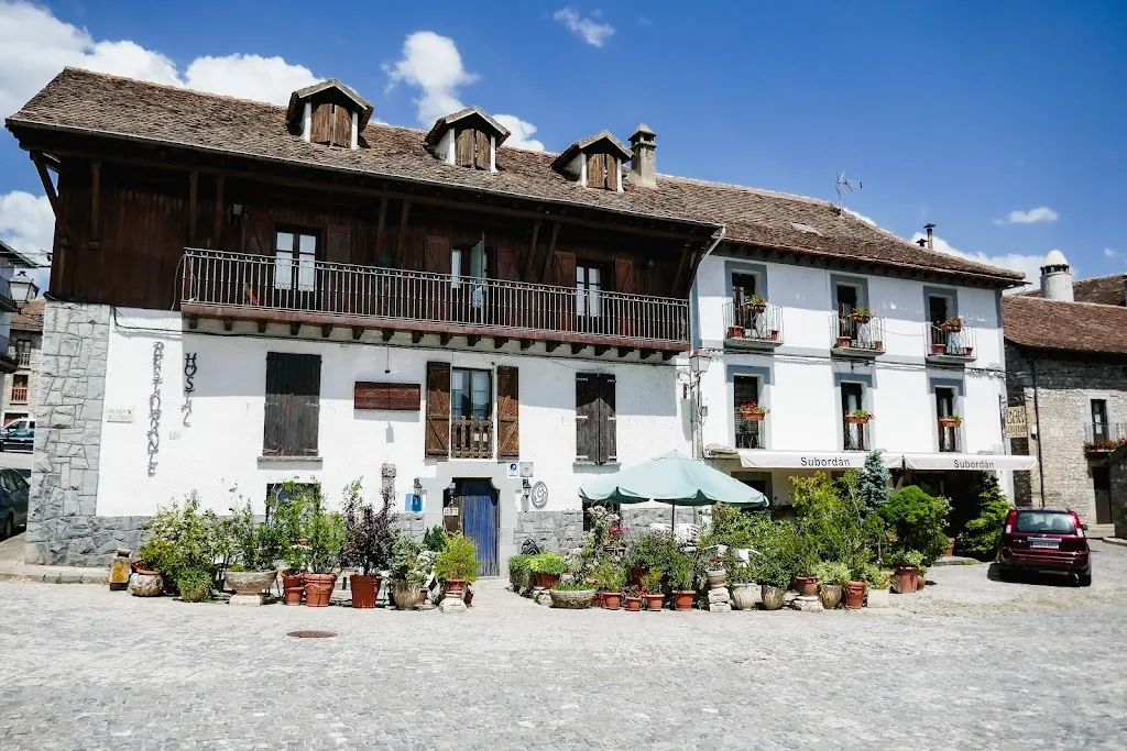 SJ Mack_Hotel Restaurante Gaby, Casa Blasquico_Aragüés del Puerto_review