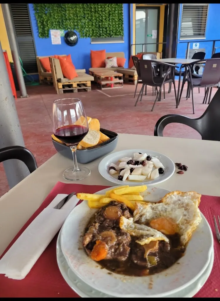 Bar del Local Social de Banastas_Banastás_slider_image_2