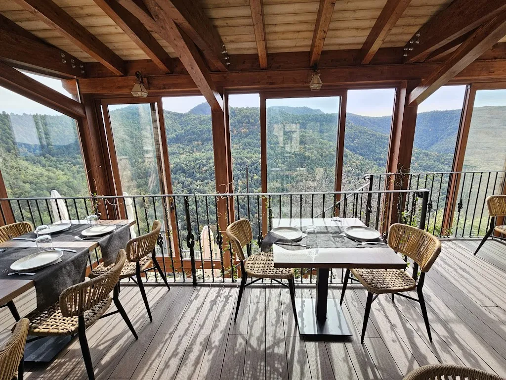 L'Alcina Restaurante Brasería en Pano restaurant in Bárcabo