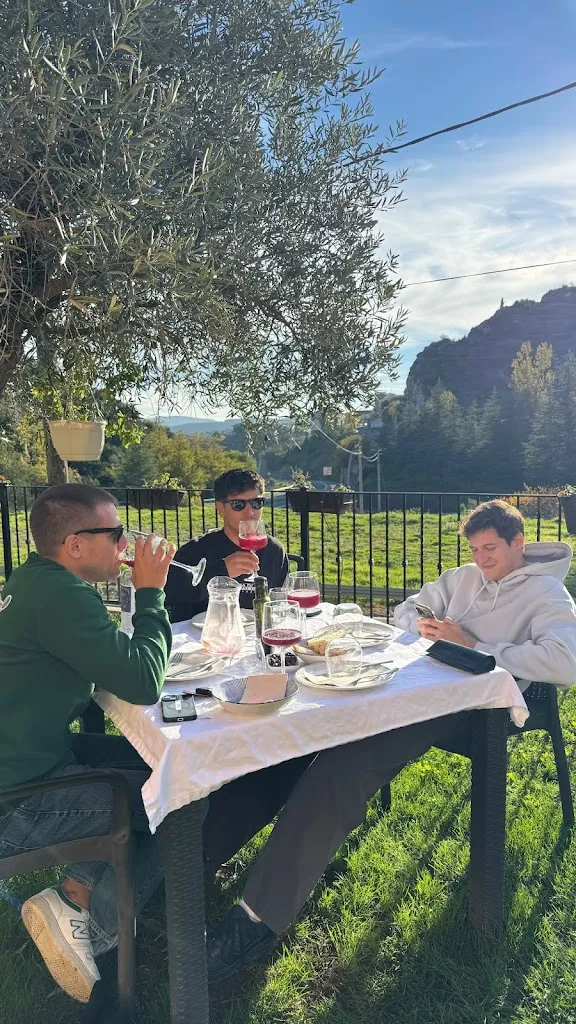 Roberto Hidalgo Morales_Restaurante ARP en Benabarre terraza-jardin_Benabarre_recensione