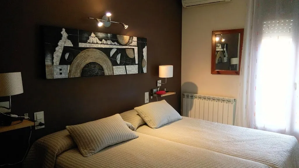 Hostal Restaurante Bar Delgado_Benabarre_slider_image_2