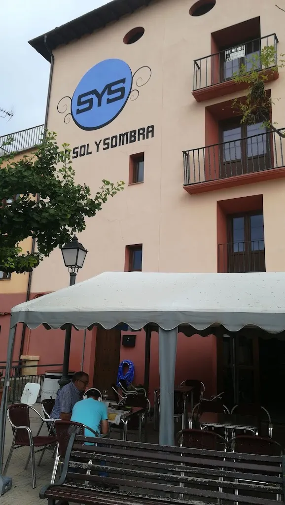 Bar Sol Y Sombra restaurant in Benabarre