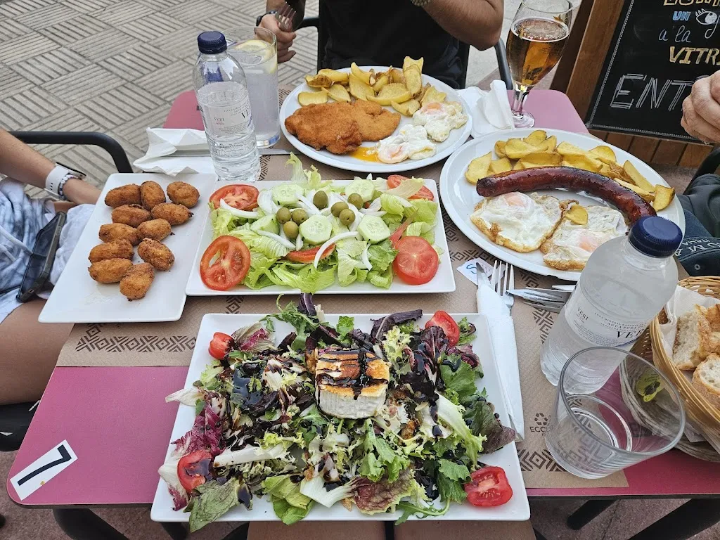 Bar Sol Y Sombra_Benabarre_slider_image_2