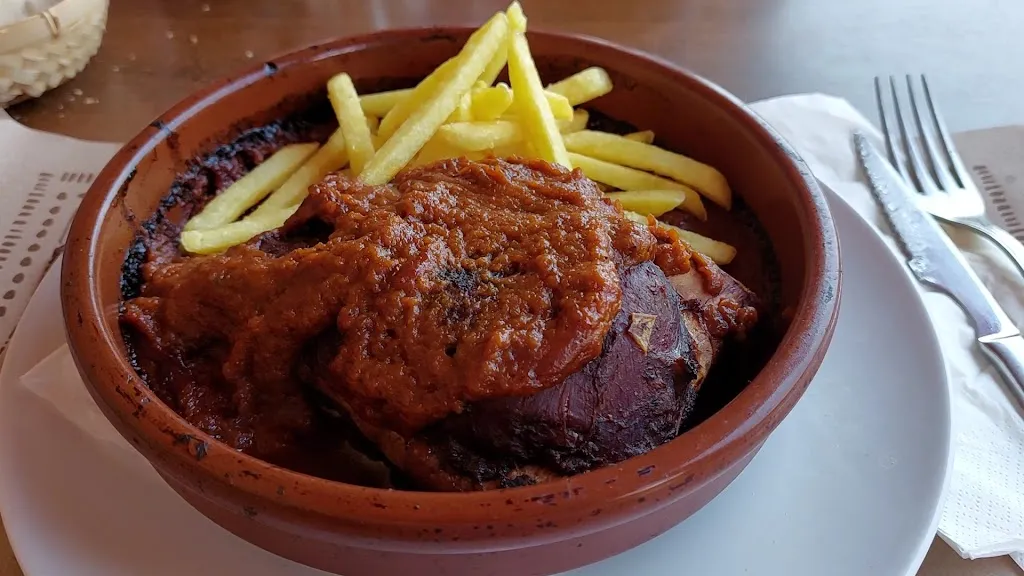 Restaurante/Albergue El Salto restaurant in Bierge