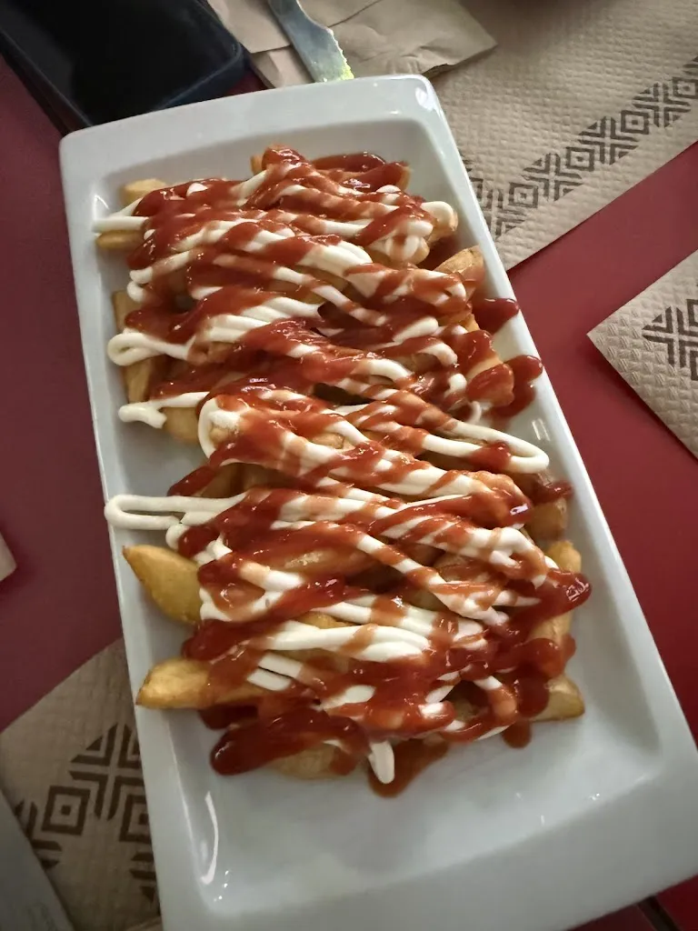 Núria Malavé Cadenas_Bar Casacas_Bielsa_recensione