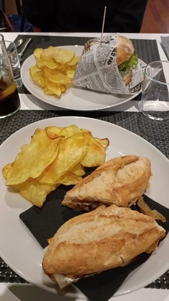 Toni Lopez_Teatro VermuTardeo_Barbastro_review