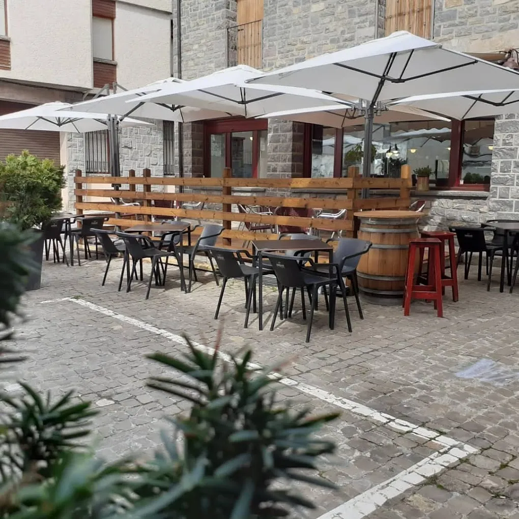 La Borda Del Bosnerau restaurant in Biescas