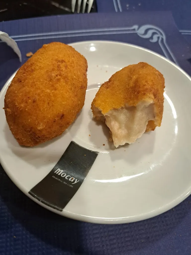 Alvaro DV_Bar Estacho_Biescas_review