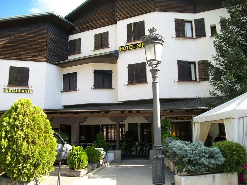 Hotel Giral_Biescas_slider_image_1