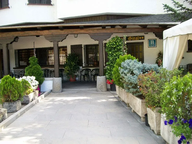 Hotel Giral_Biescas_slider_image_3
