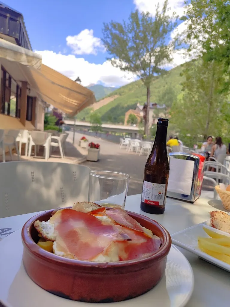 Restaurante Arazas_Broto_slider_image_1