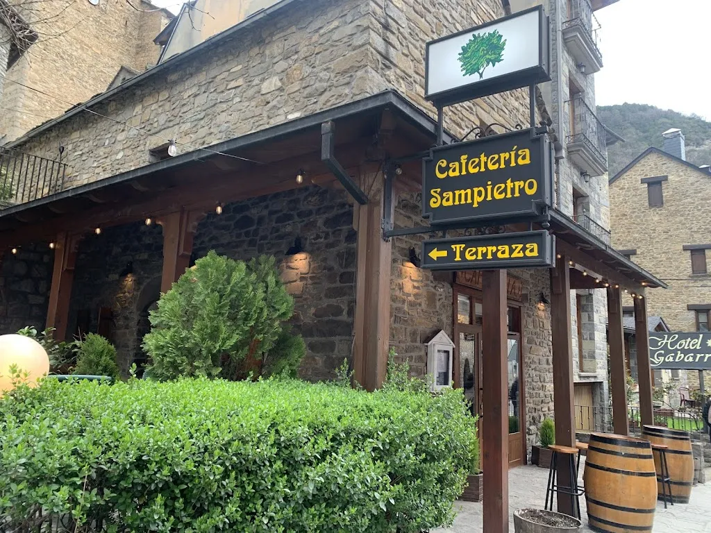 Cafetería Sampietro restaurant in Broto