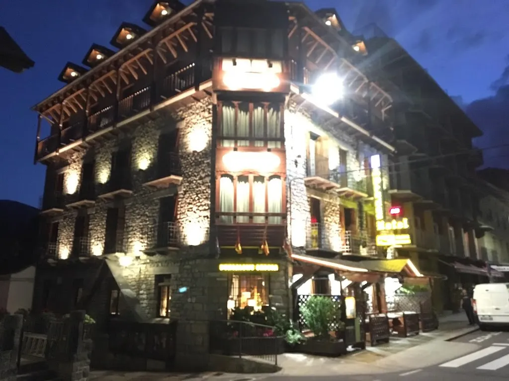 Alex RC_Hotel Pradas Ordesa_Broto_recensione