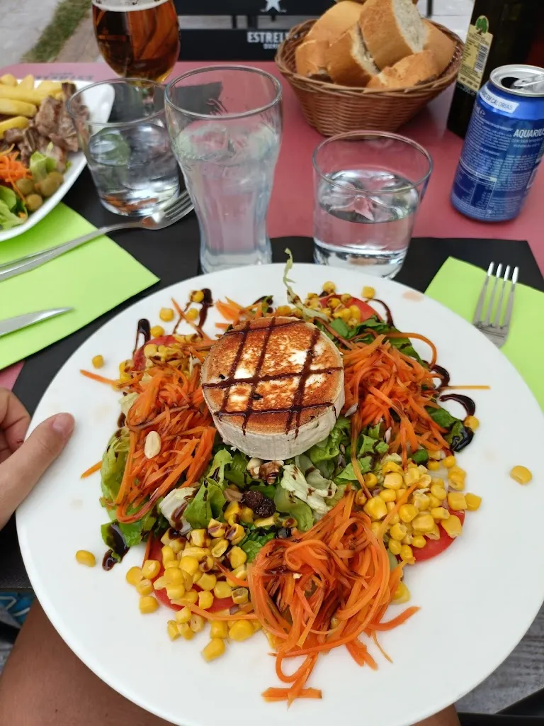 Marina Gallego_Bar Restaurante Pirineos_Castejón de Sos_review