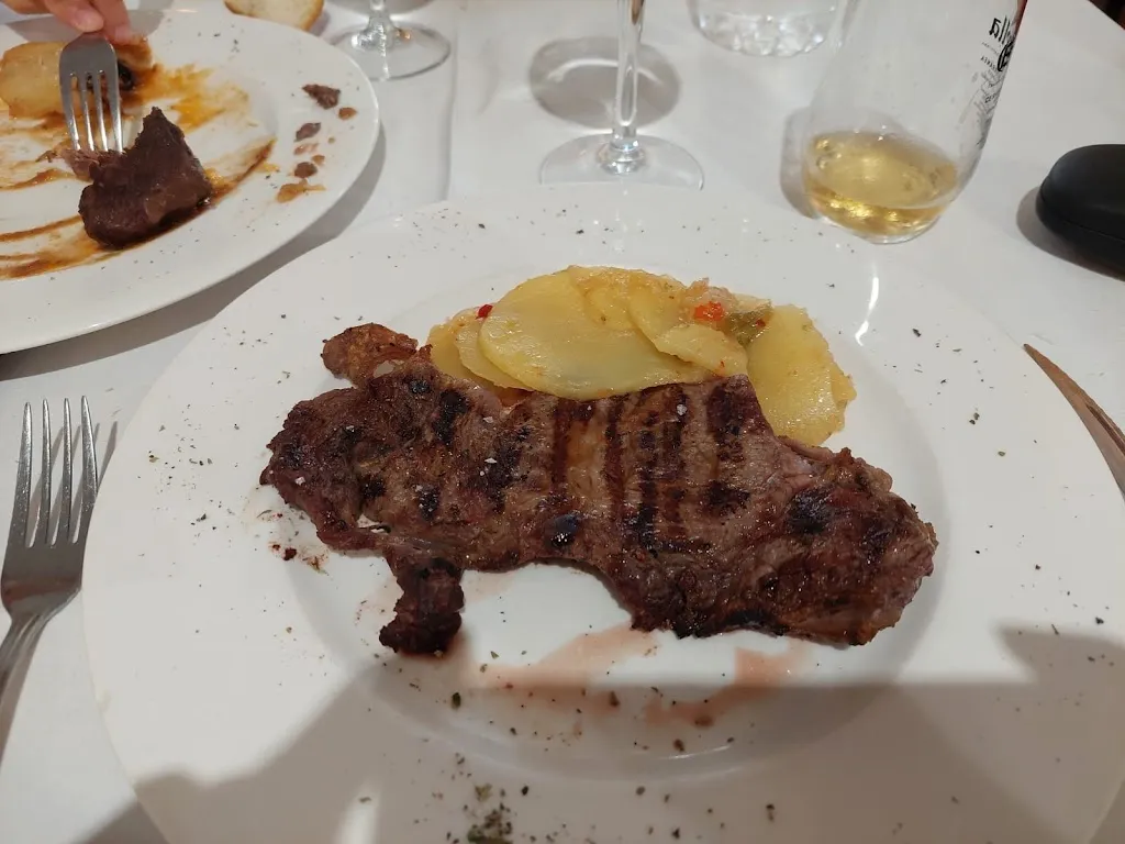 Bar Restaurante Pirineos_Castejón de Sos_slider_image_2