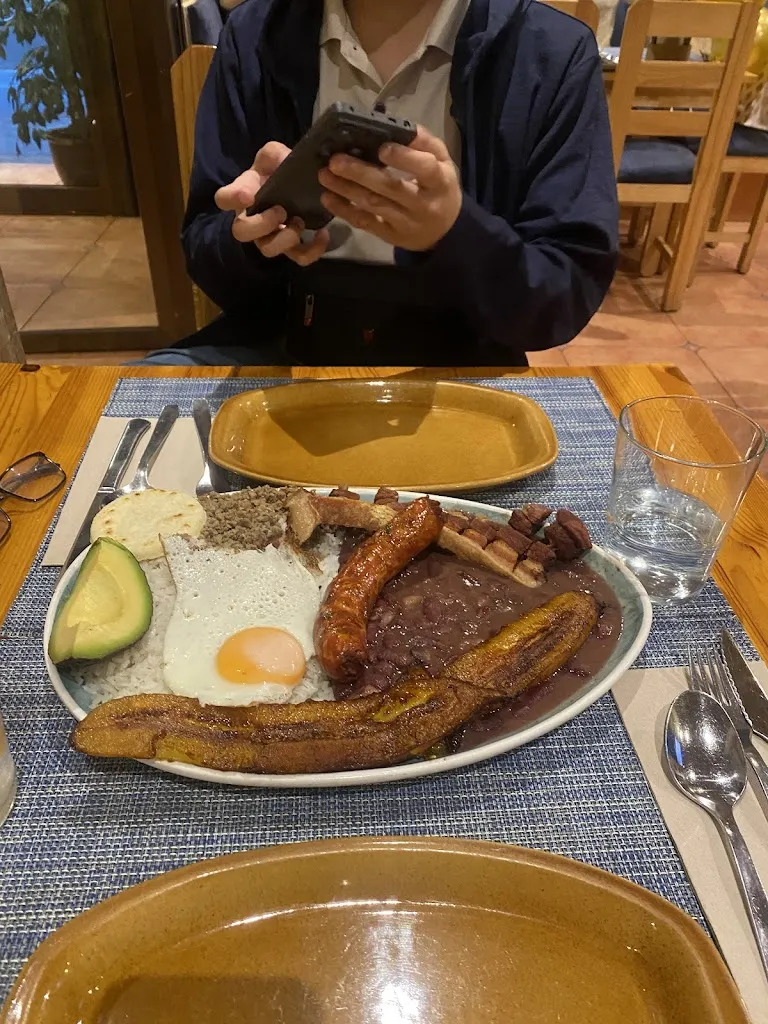 Thuy Duong Ton Nu_Patacón Pisao_Delicias_review