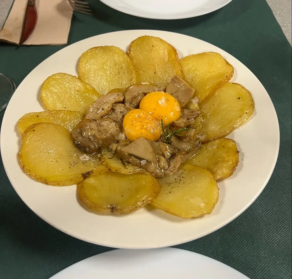 Yolanda Castro_Paralelo_Benasque_review