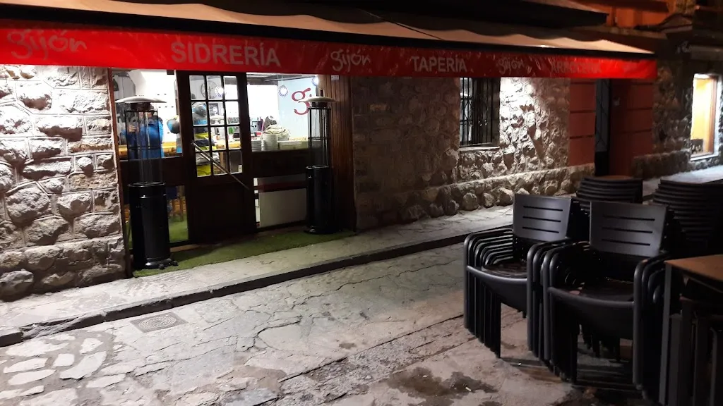 Bar Plaza_Benasque_slider_image_1