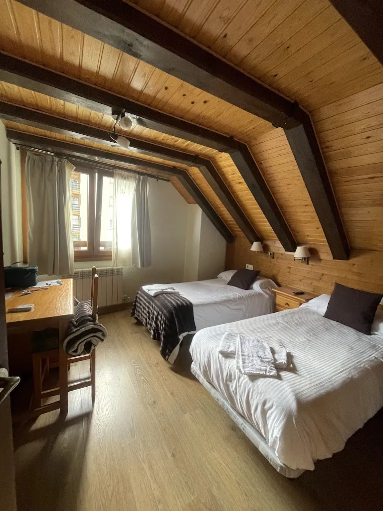 Hotel Llibrada_Benasque_slider_image_3
