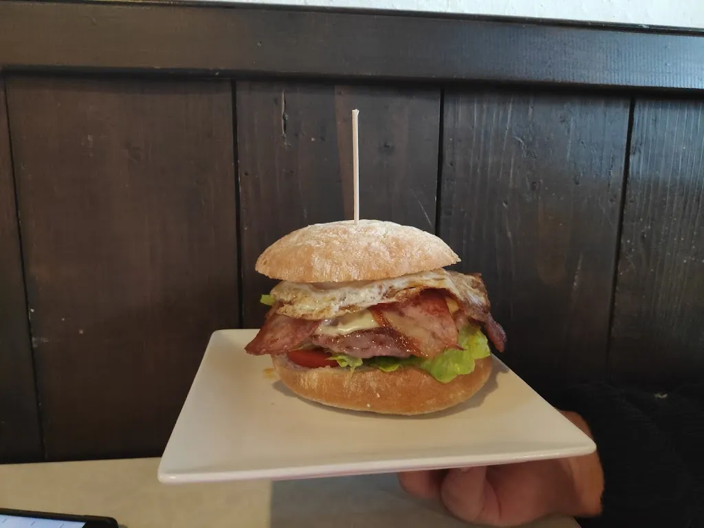 Bar El Refugio_Benasque_slider_image_2