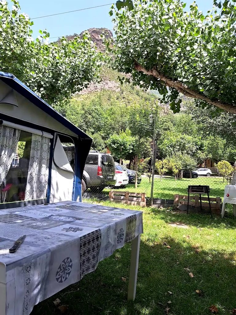 Camping La Borda D'Arnaldet restaurant in Benasque
