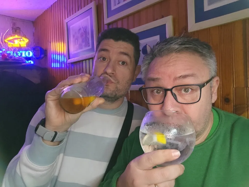 Sergio Pérez Pérez_Bar 2002_Gurrea de Gállego_review