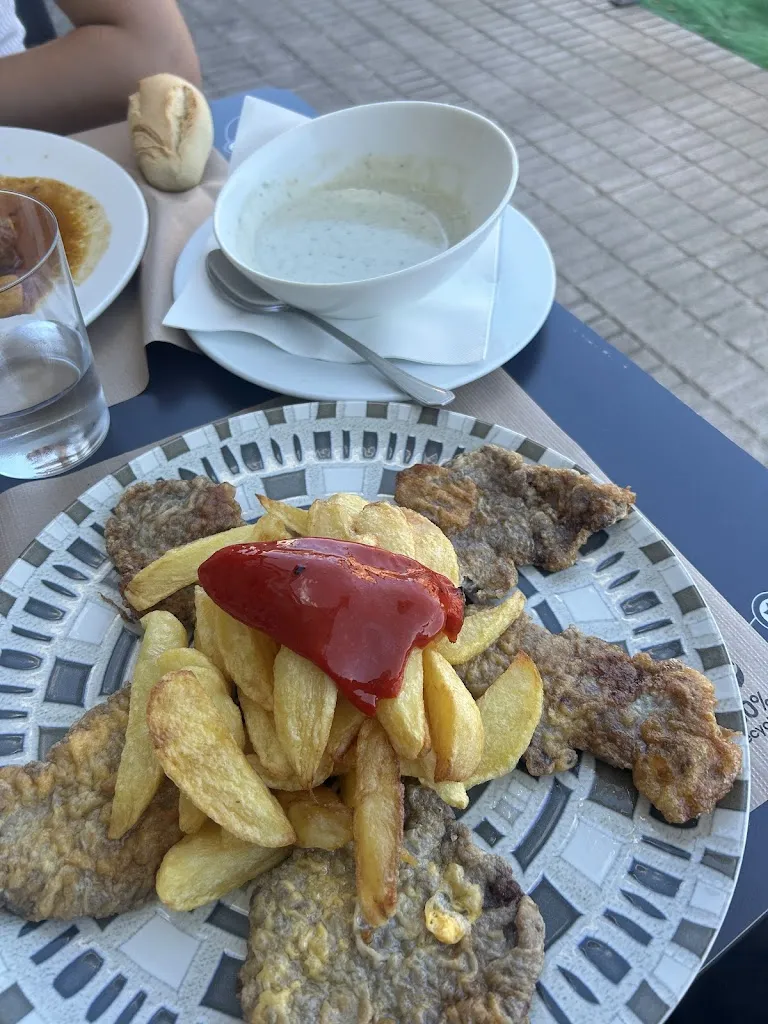 Andrea Llavona_Pimienta y Clavo_Grado El_review