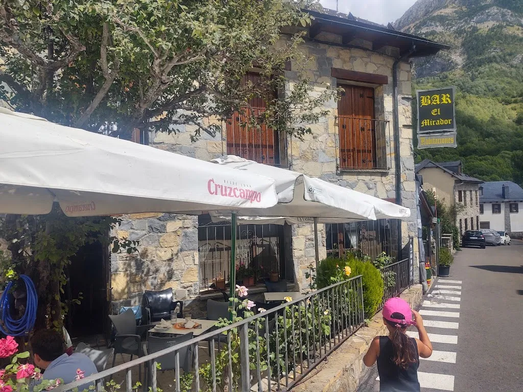 Restaurante El Mirador_Hoz de Jaca_slider_image_1
