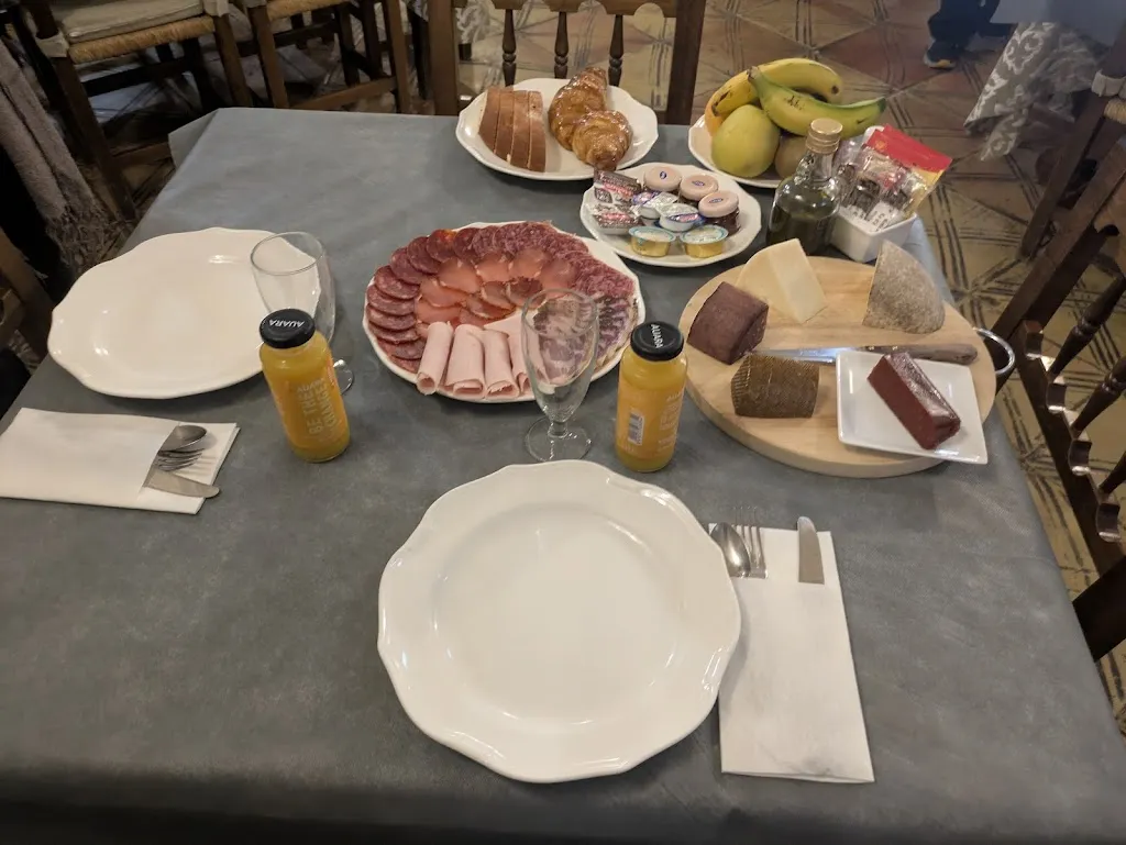 Alfonso Arroyo de Yrazu_Hospederia de Roda de Isábena_Isábena_recensione