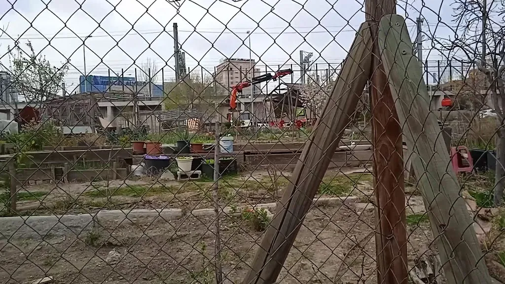 Huerto Urbano Adelfas_Huerto_slider_image_2