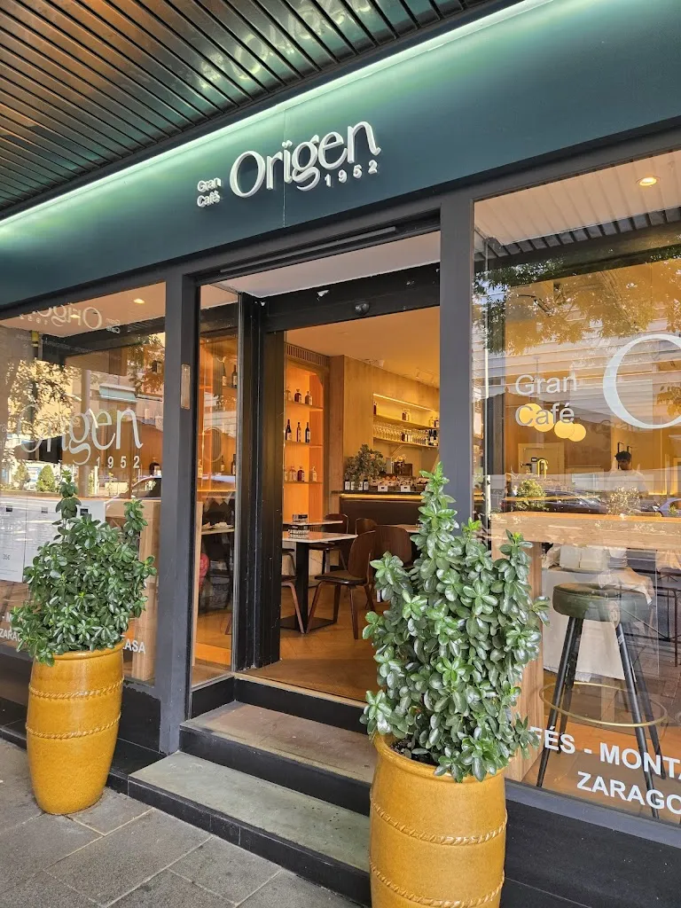 Gabriel Macuare_Gran Café Origen 1952_Graus_review