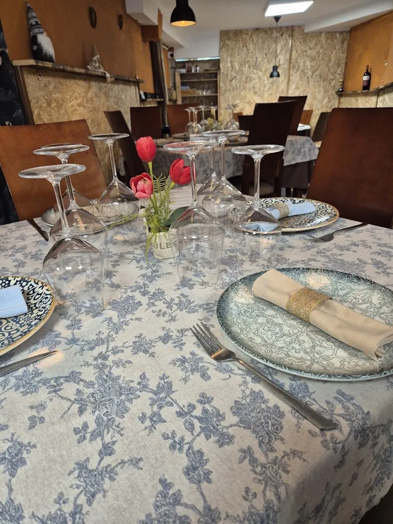 Restaurante La Bodega de Sabores. (donde comer bien, en Graus) ristorante a Graus