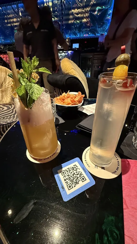 Nathan_Salmon Guru - A CONTRACORRIENTE_Graus_recensione