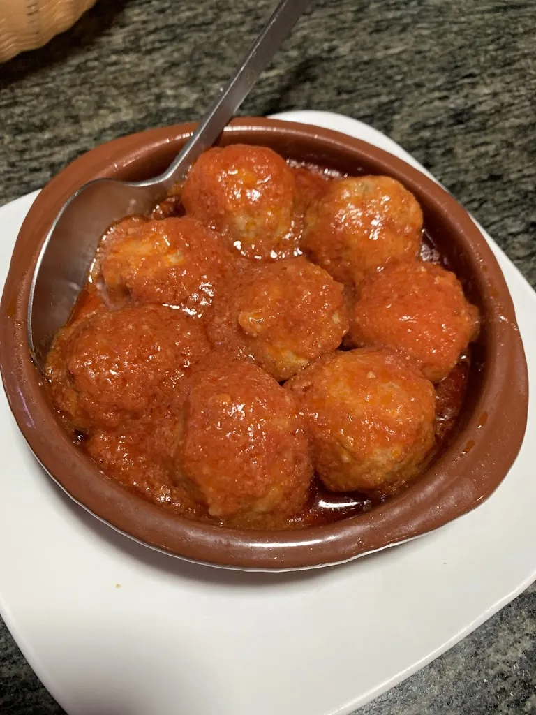 fran fresquet gracia_Bar Tropezón_La Iglesuela del Cid_review