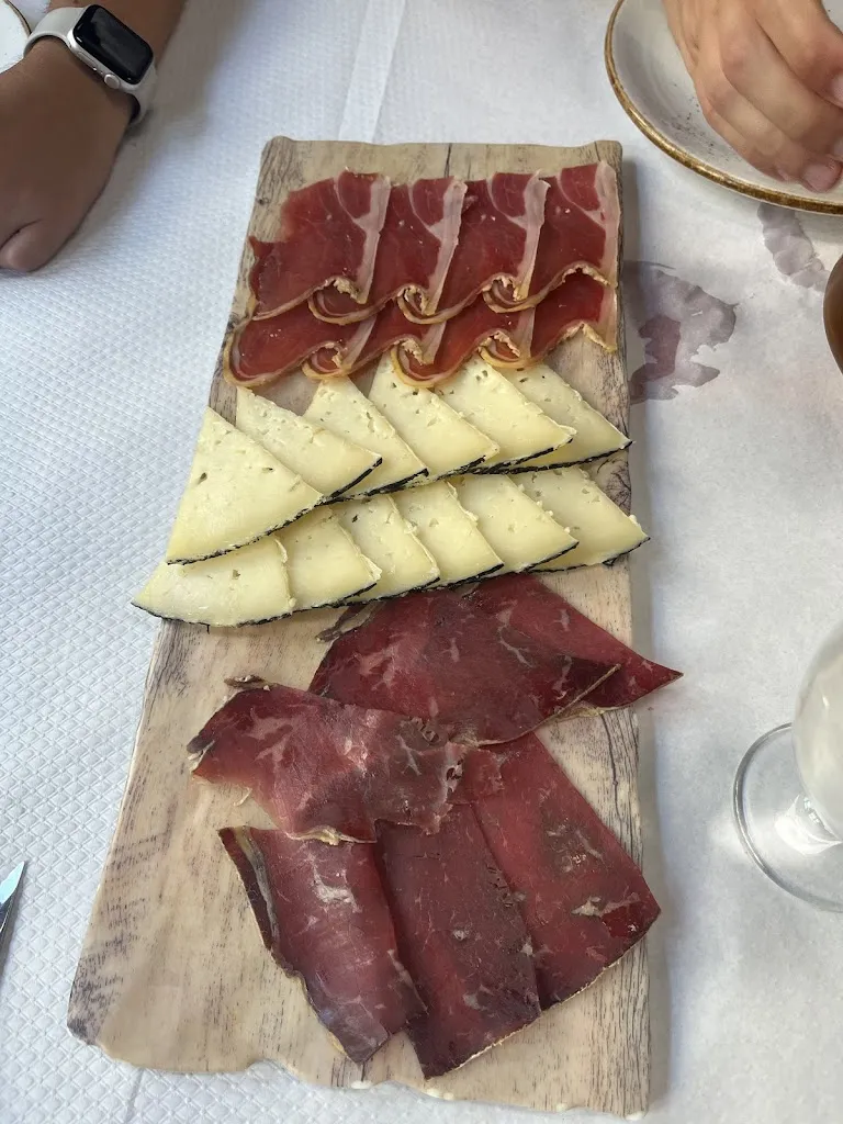 Quique Moliner Gaitan_Bar Camilo _La Iglesuela del Cid_recensione