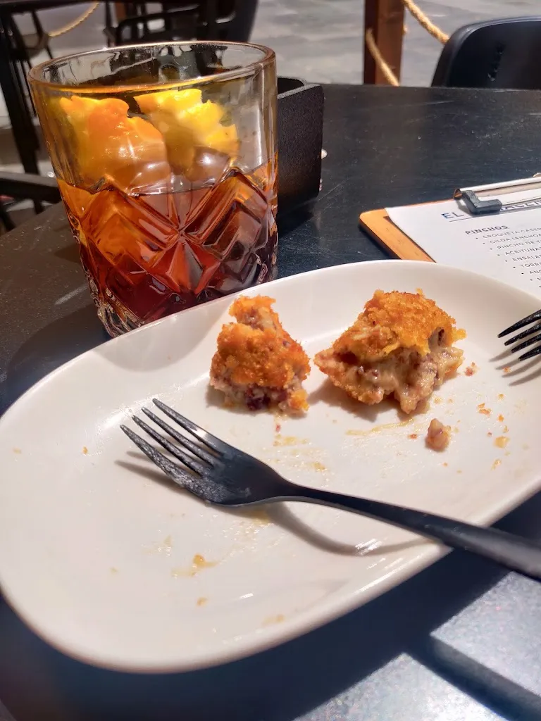 Kieran Colfer_El Almacén de la Catedral_Jaca_review