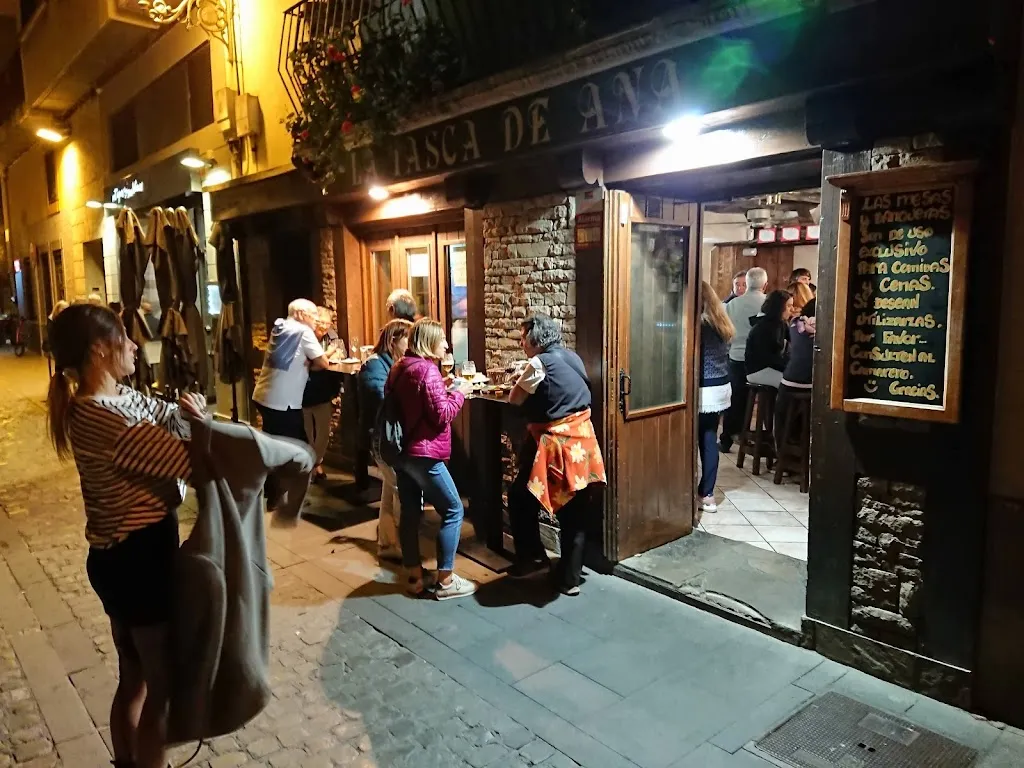 Robin Rainton_Bar La Tasca de Ana_Jaca_review