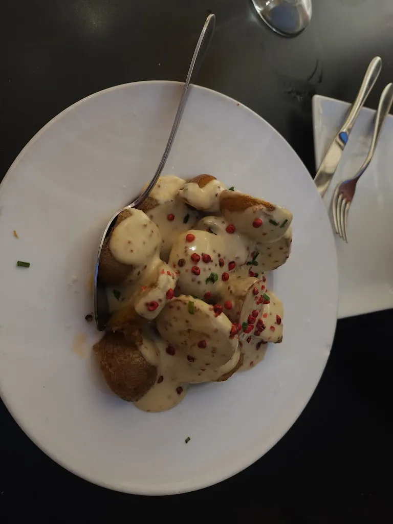 Philip and Debbie Clinton_Bar Marboré_Jaca_review