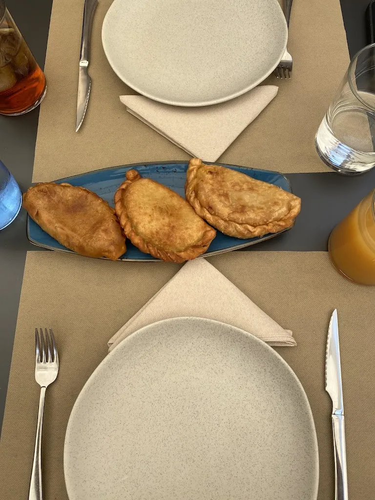 Nadja Pichl_Ultramarinos Jaca_Jaca_review