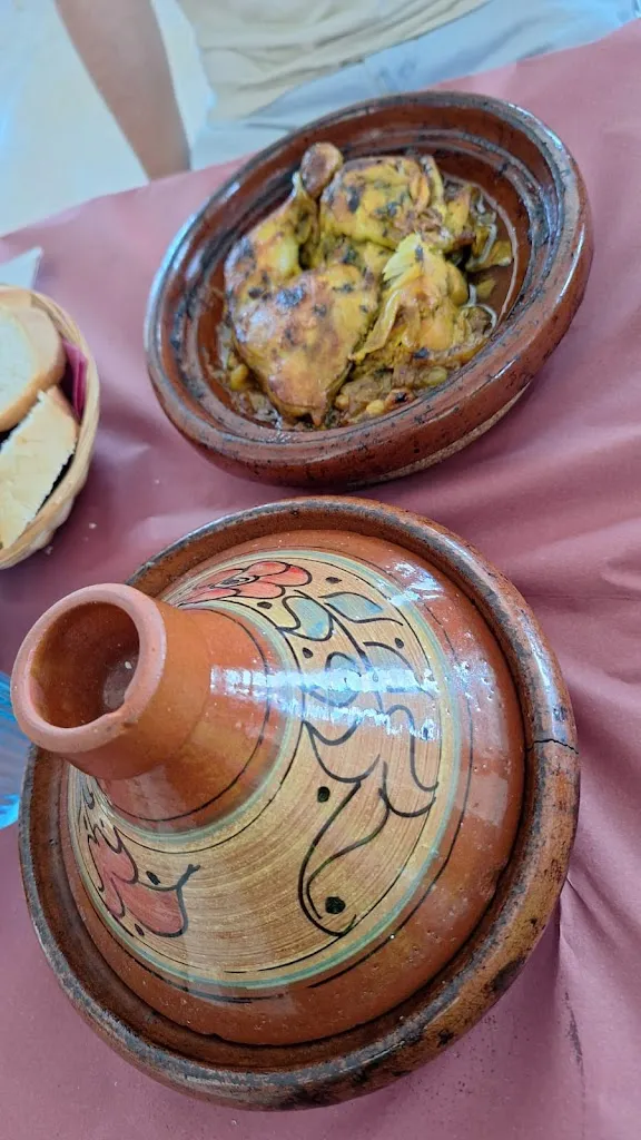 Lluís SempereGenovès_Palace Bar Restaurante_La Almunia de Doña Godina_review