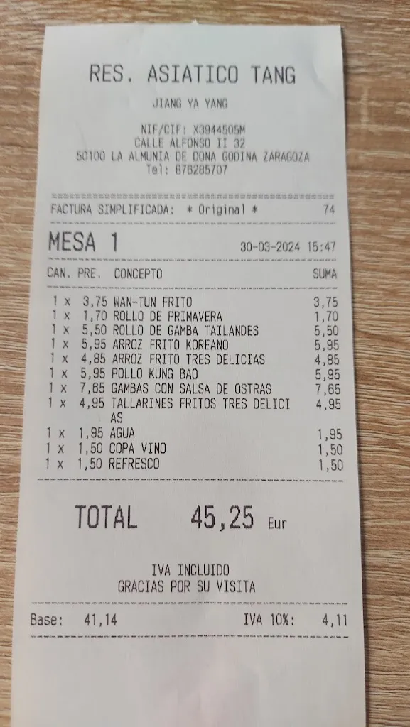 Sara Gracia Ferraz_Restaurante Asiático Tang_La Almunia de Doña Godina_review