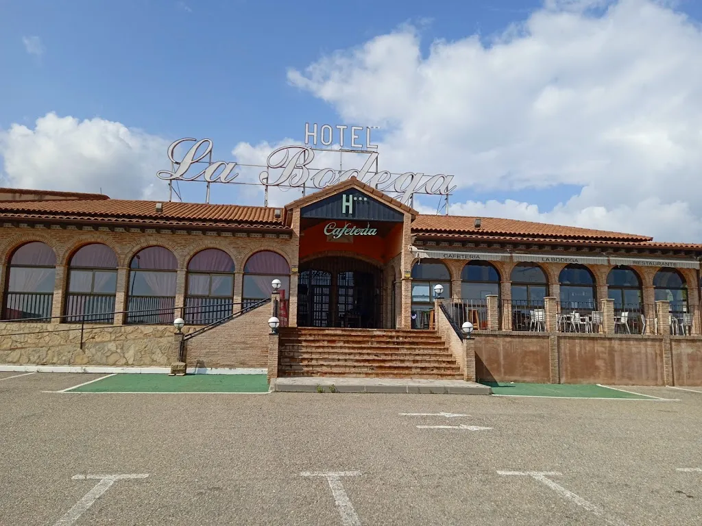 Hotel La Bodega_La Almunia de Doña Godina_slider_image_1